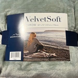 Berkshire Blanket Velvet Soft Throw